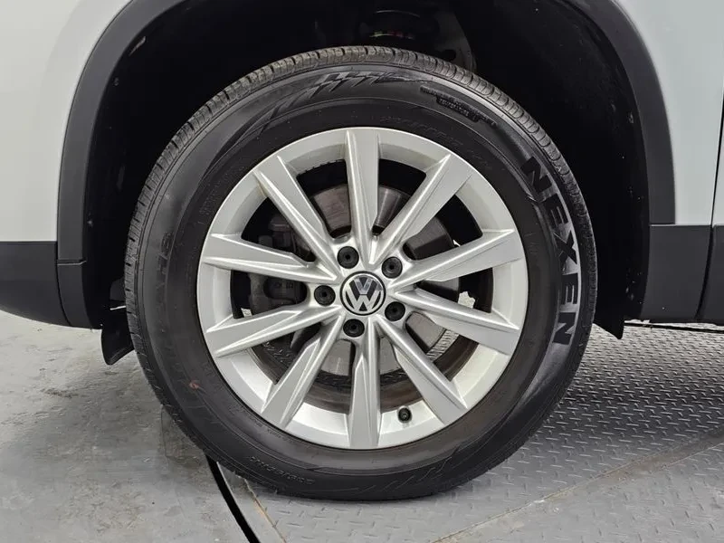 VW Tiguan 2.0 TDI, снимка 5 - Автомобили и джипове - 54302795
