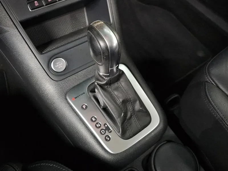 VW Tiguan 2.0 TDI, снимка 9 - Автомобили и джипове - 54302795