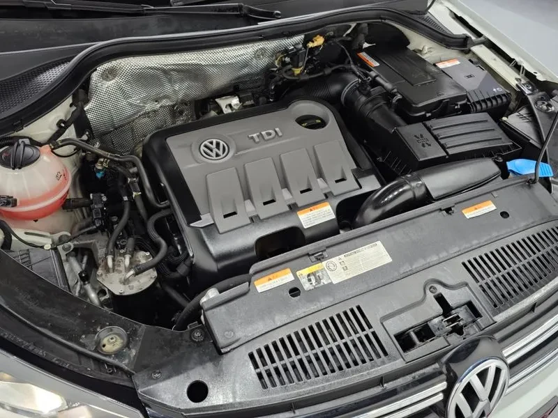 VW Tiguan 2.0 TDI, снимка 6 - Автомобили и джипове - 54302795