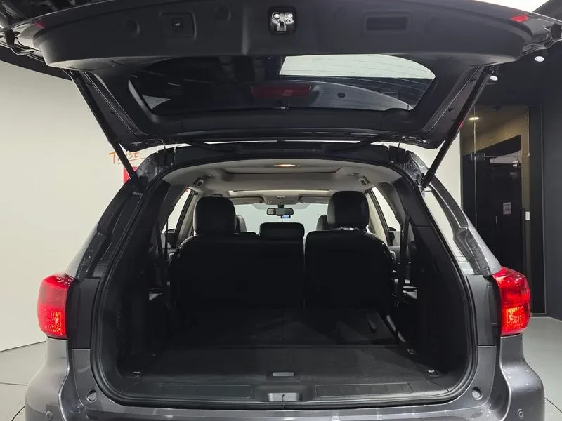 Nissan Pathfinder 3.5 Бензин 4x4, снимка 13 - Автомобили и джипове - 55747885