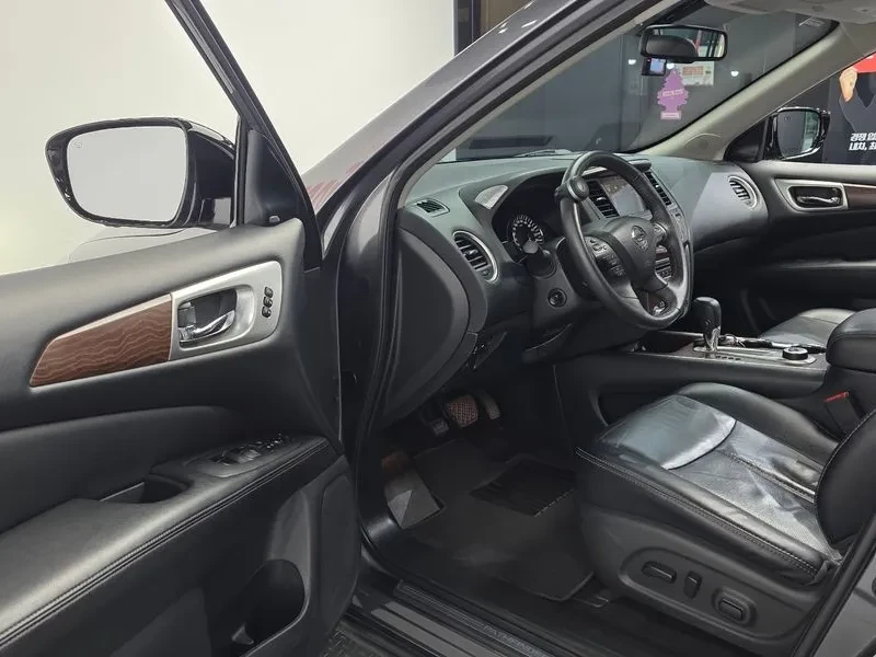 Nissan Pathfinder 3.5 Бензин 4x4, снимка 9 - Автомобили и джипове - 55747885
