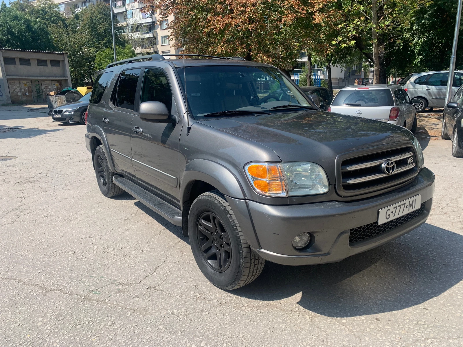 Toyota Sequoia LIMITED 4.7 V8 - изображение 2