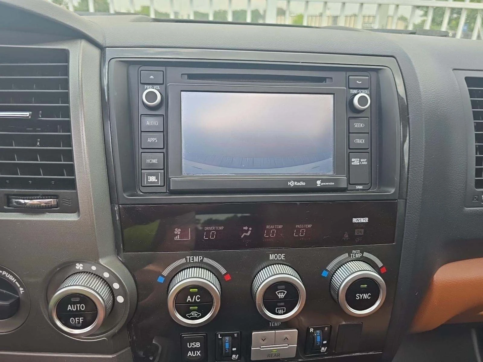 Toyota Sequoia PLATINUM EDITION* AWD* 7 МЕСТНА* КЛИП НА МОТОРА - изображение 10