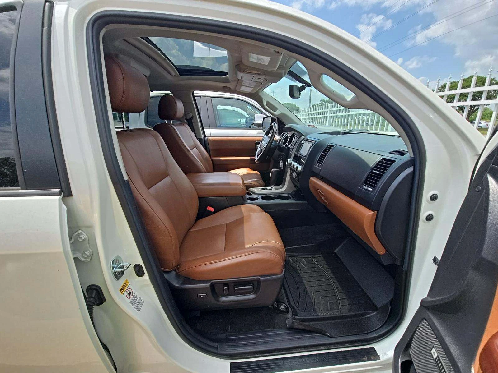 Toyota Sequoia PLATINUM EDITION* AWD* 7 МЕСТНА* КЛИП НА МОТОРА - изображение 7