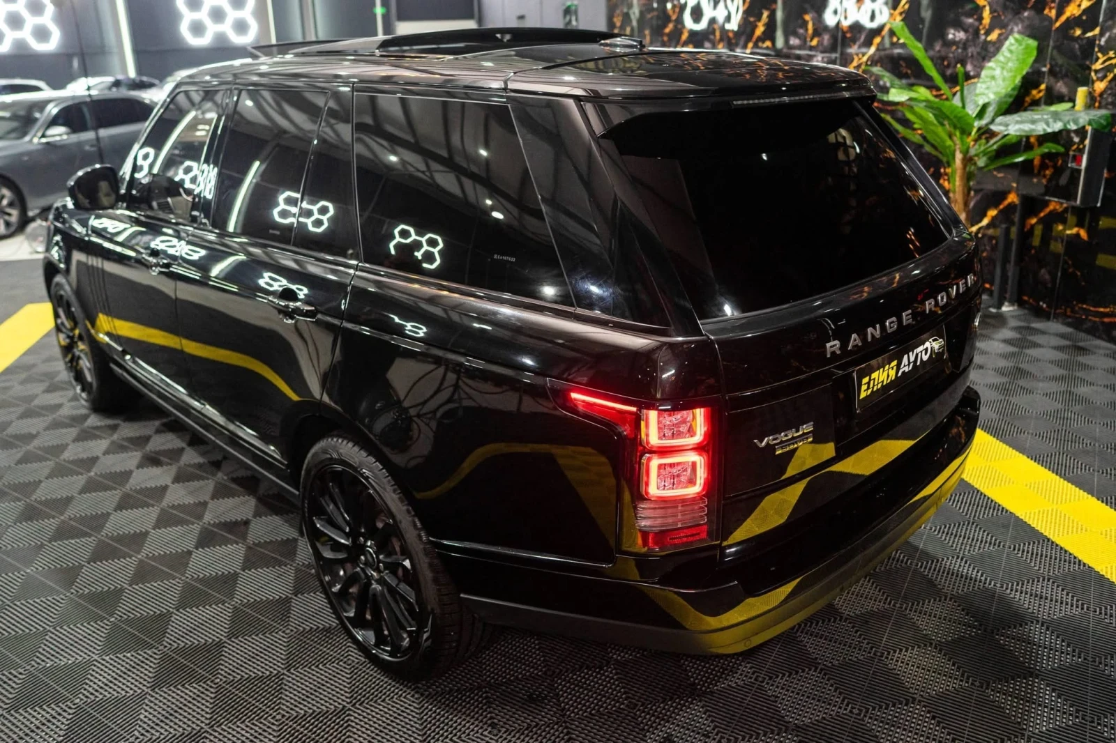 Land Rover Range rover VOGUE 4.4 SDV8 BLACK LINE ПАНО MERID ЛИЗИНГ 100% - изображение 7