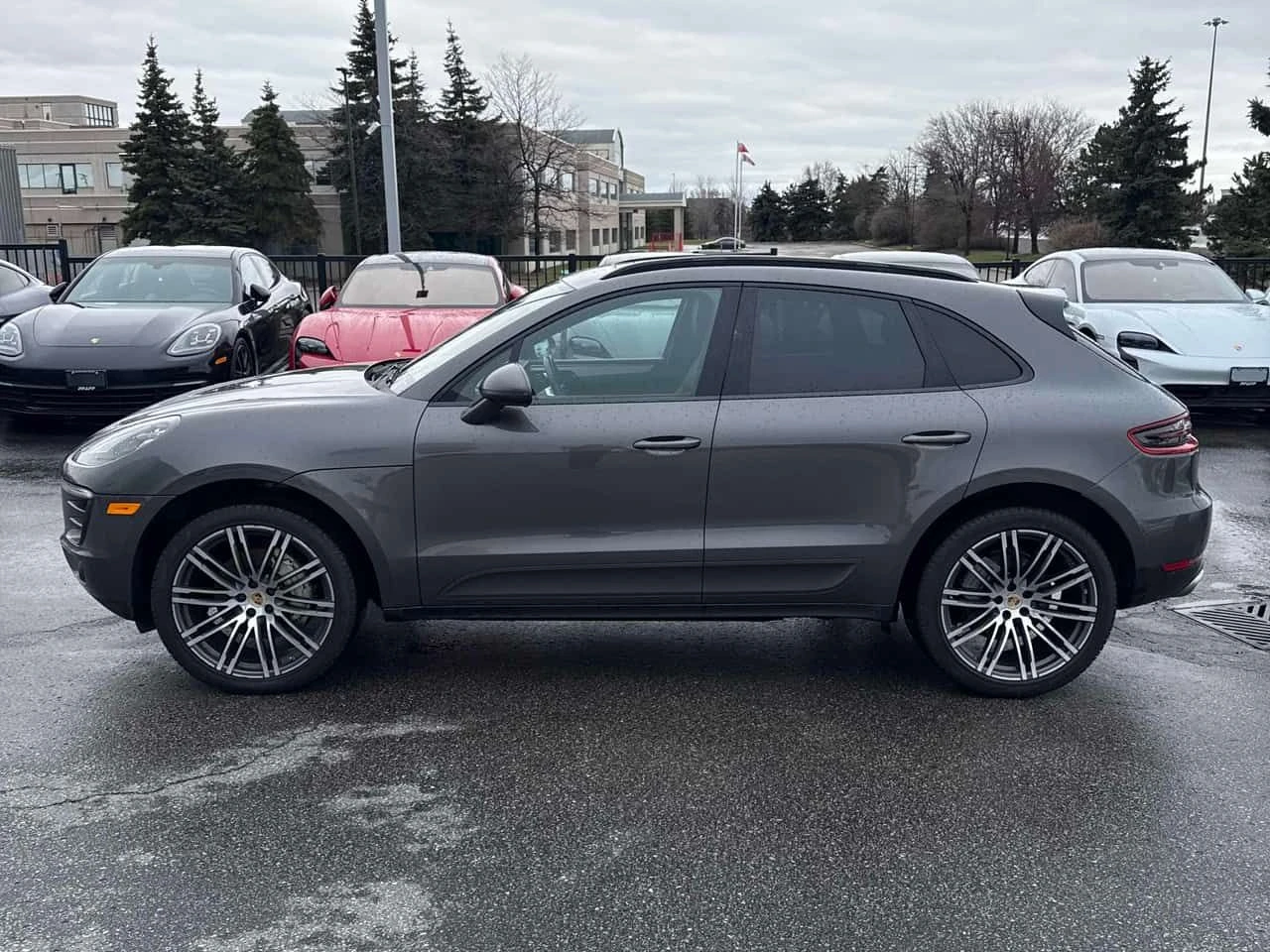 Porsche Macan * S * CARFAX * БЕЗ ПЪРВОНАЧАЛНА ВНОСКА, снимка 2 - Автомобили и джипове - 54094393