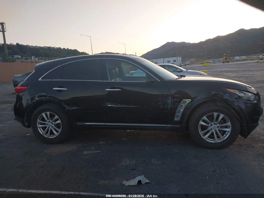 Infiniti QX70 3.7l, снимка 13 - Автомобили и джипове - 54141608