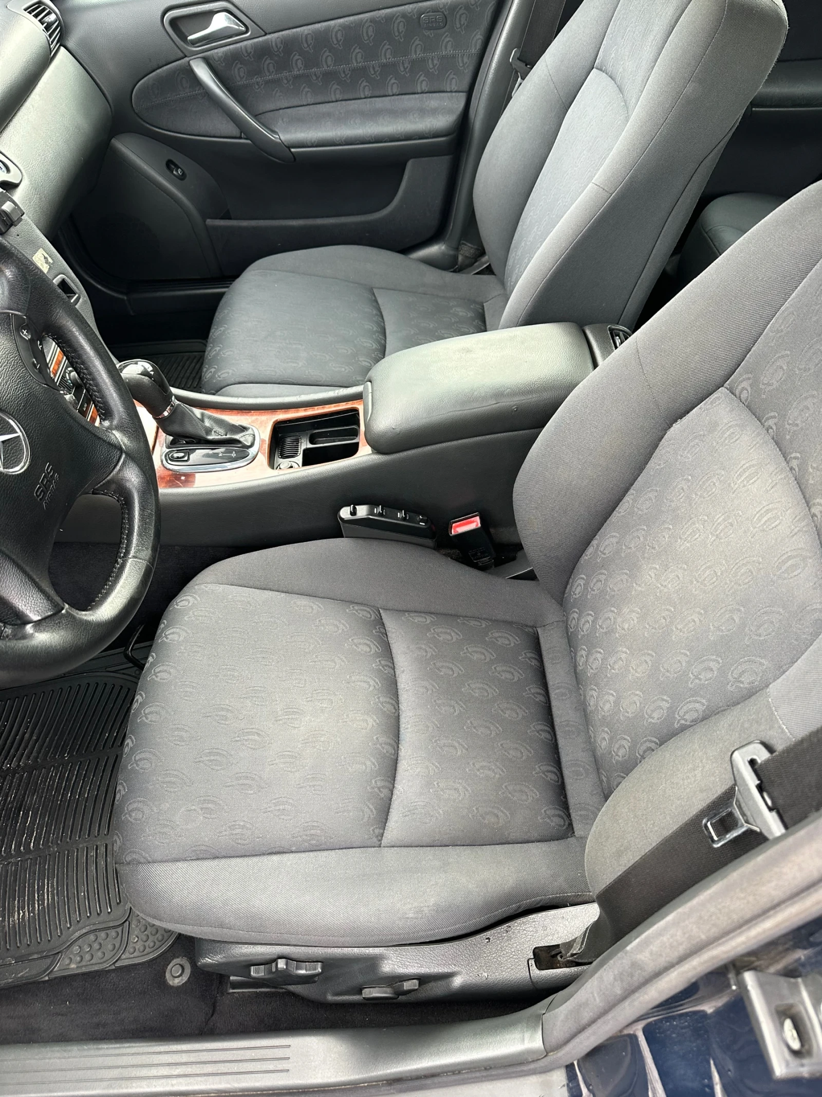 Mercedes-Benz C 220, снимка 14 - Автомобили и джипове - 54177687