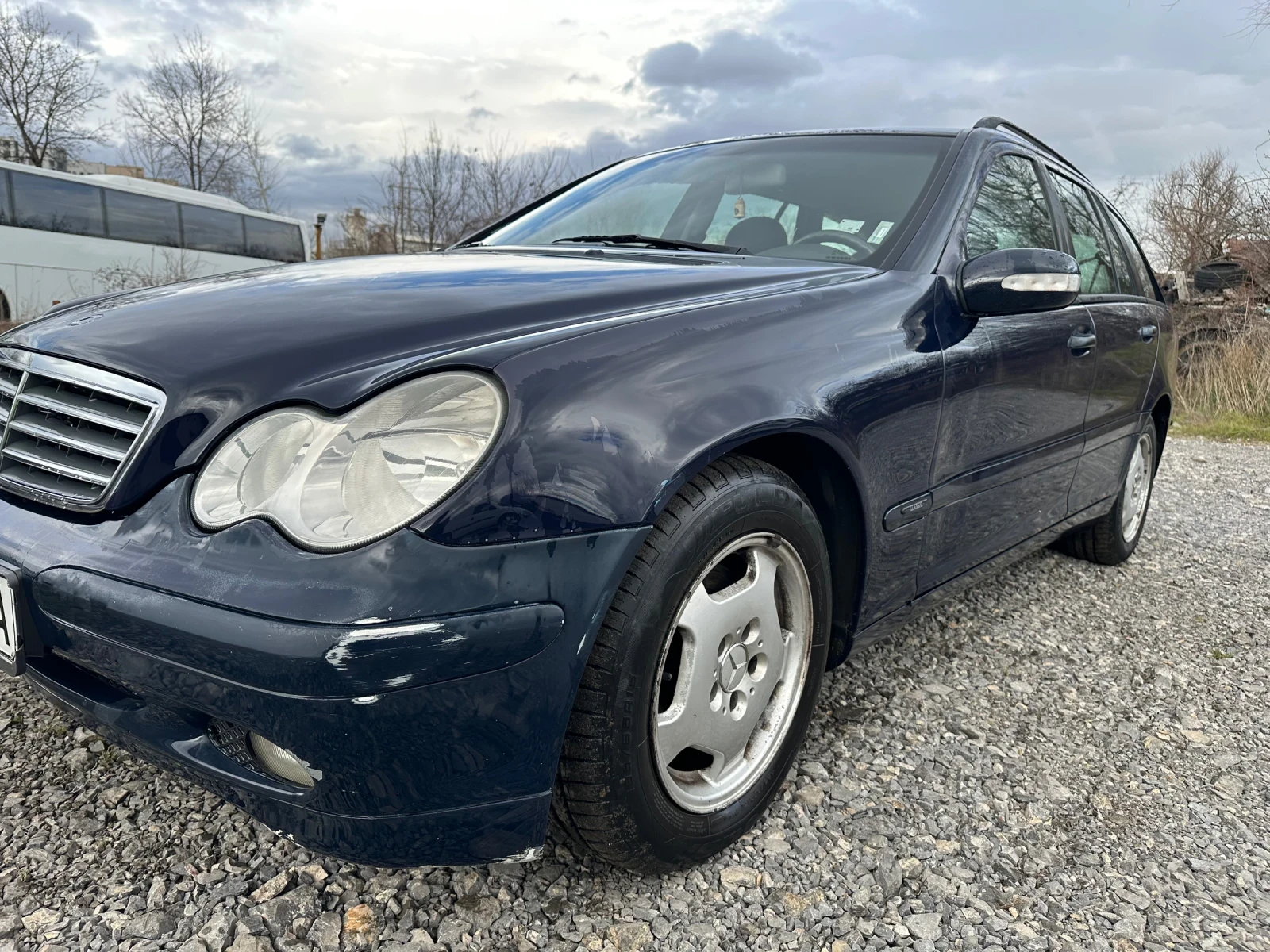 Mercedes-Benz C 220, снимка 4 - Автомобили и джипове - 54177687