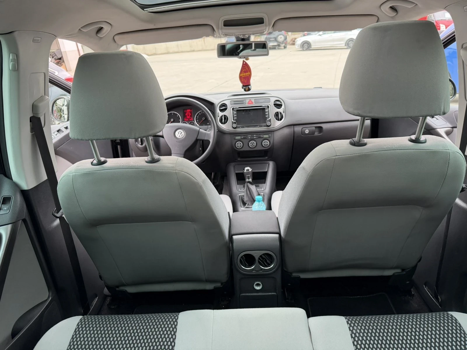 VW Tiguan 2.0 140кс 4х4 , снимка 13 - Автомобили и джипове - 54283682