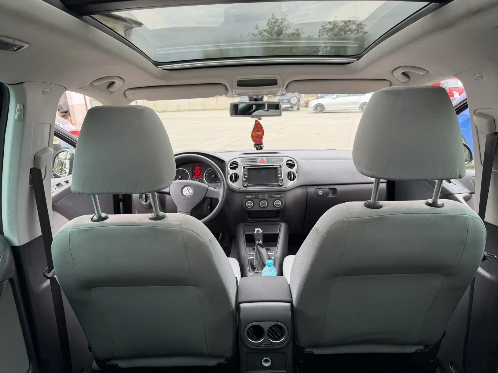 VW Tiguan 2.0 140кс 4х4 , снимка 14 - Автомобили и джипове - 54283682