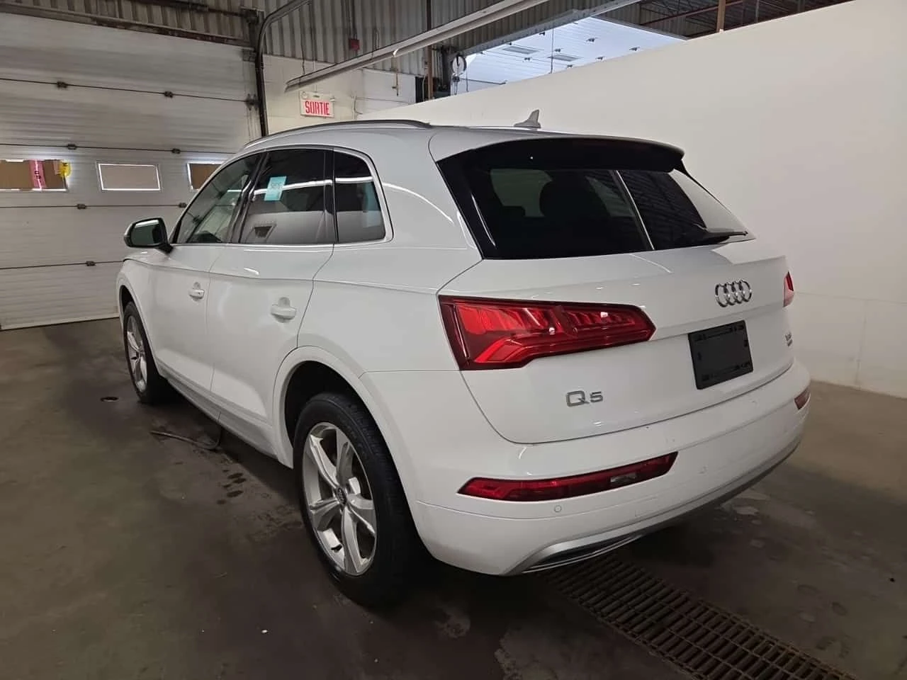 Audi Q5 * PROGRESSIV * CARFAX * ЦЕНА ДО БГ, снимка 5 - Автомобили и джипове - 54883073