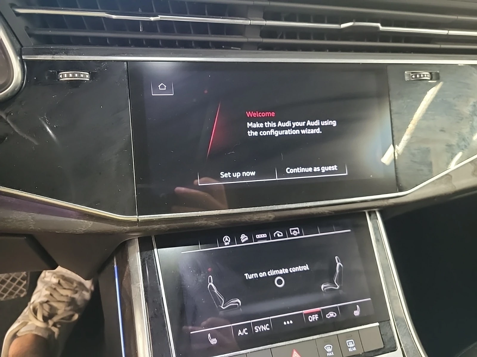 Audi Q7 / ОТ ПРЕДСТАВИТЕЛСТВО / ПЕРФЕКТНО СЕРВИЗИРАНА, снимка 12 - Автомобили и джипове - 56122320