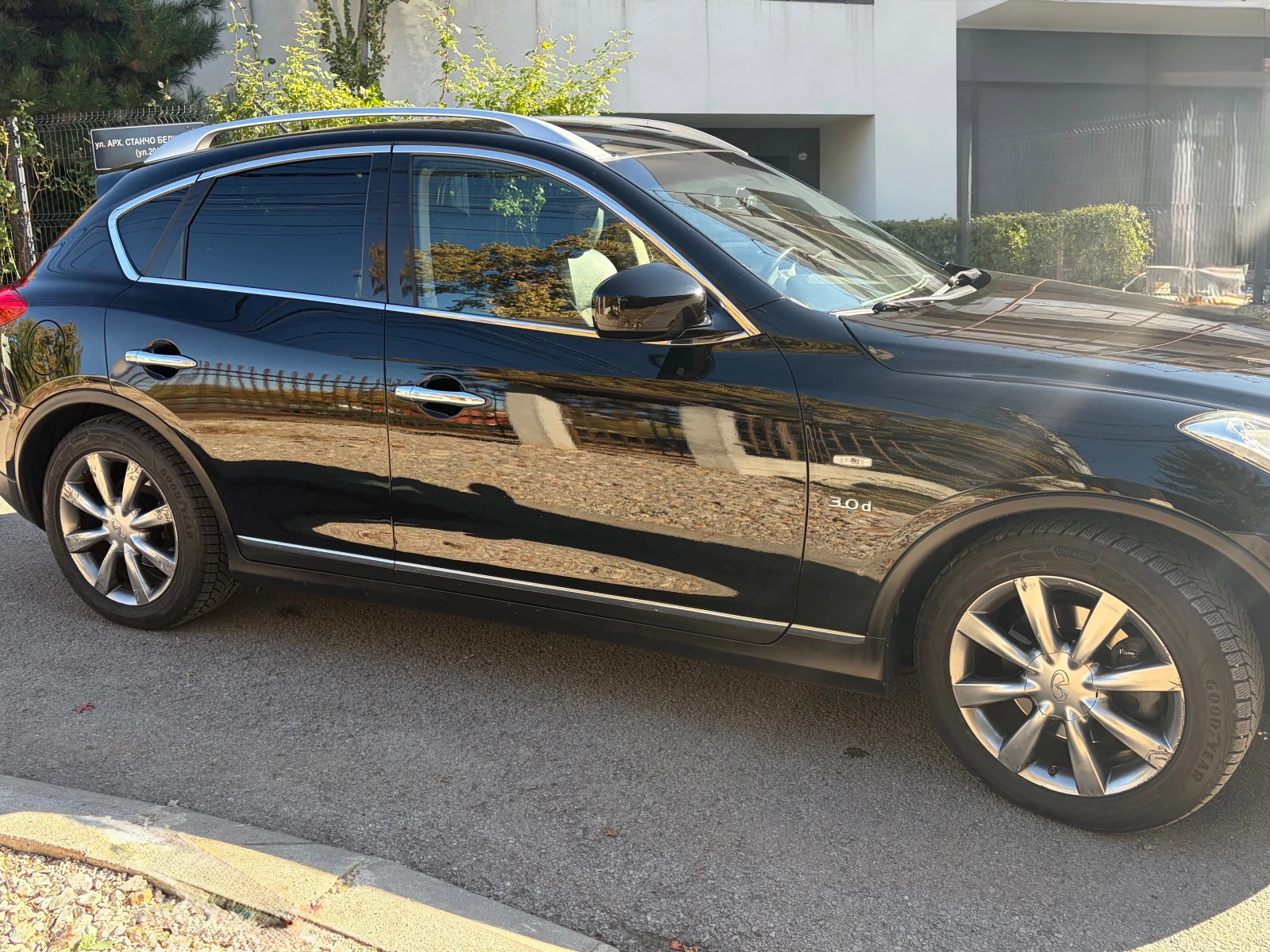 Infiniti QX50 3.0d 4x4, снимка 5 - Автомобили и джипове - 56637171