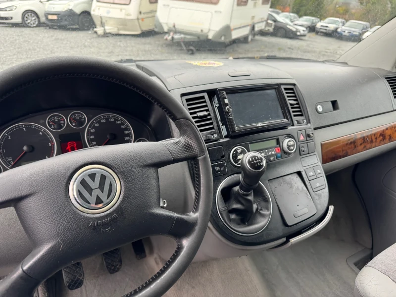 VW Multivan 2.5TDI 174hp рядко срещан бус, снимка 10 - Бусове и автобуси - 52346097