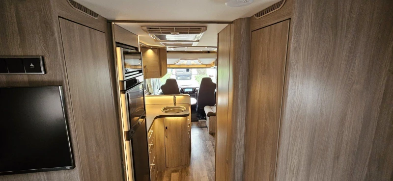 Кемпер KABE 810LGB Travel Master , снимка 5 - Каравани и кемпери - 50352390