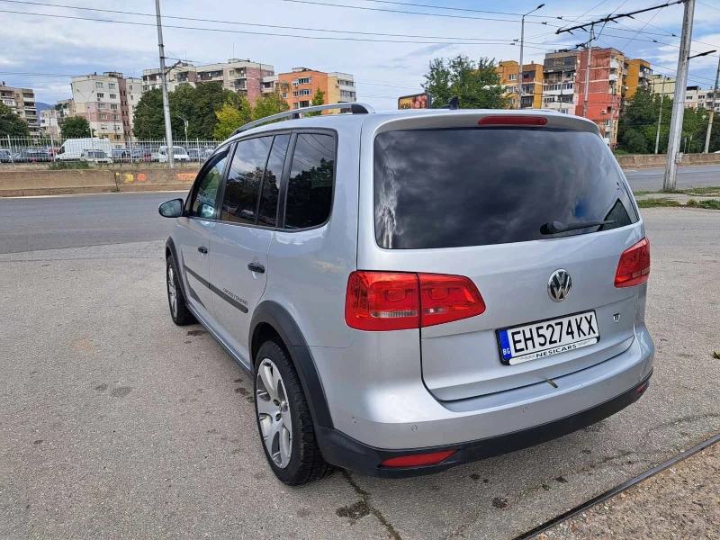 VW Touran CROSS TDI, снимка 4 - Автомобили и джипове - 47410373