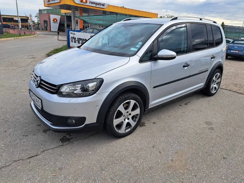 VW Touran CROSS TDI, снимка 3 - Автомобили и джипове - 47410373