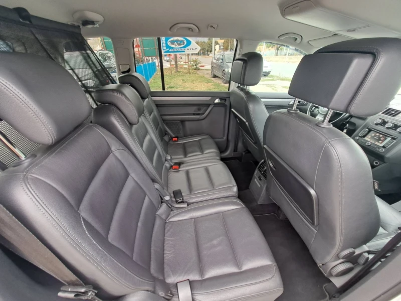 VW Touran CROSS TDI, снимка 10 - Автомобили и джипове - 47410373