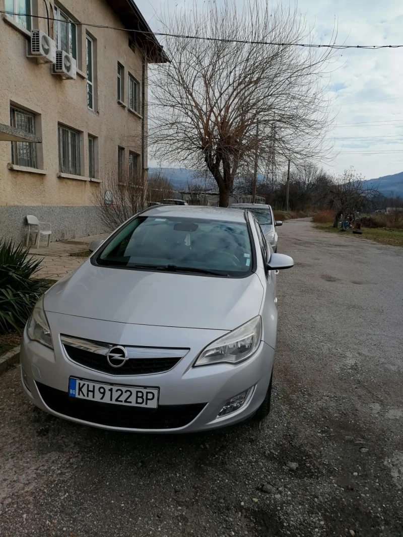 Opel Astra, снимка 2 - Автомобили и джипове - 48610624