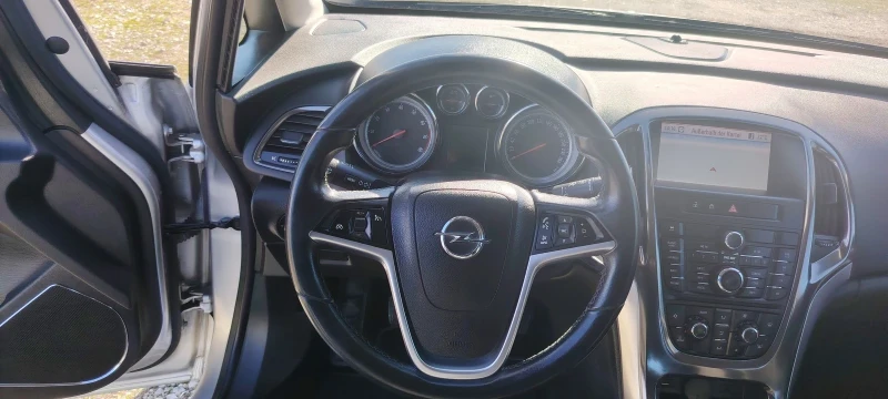 Opel Astra 1.6T-180к.с, снимка 11 - Автомобили и джипове - 49426839