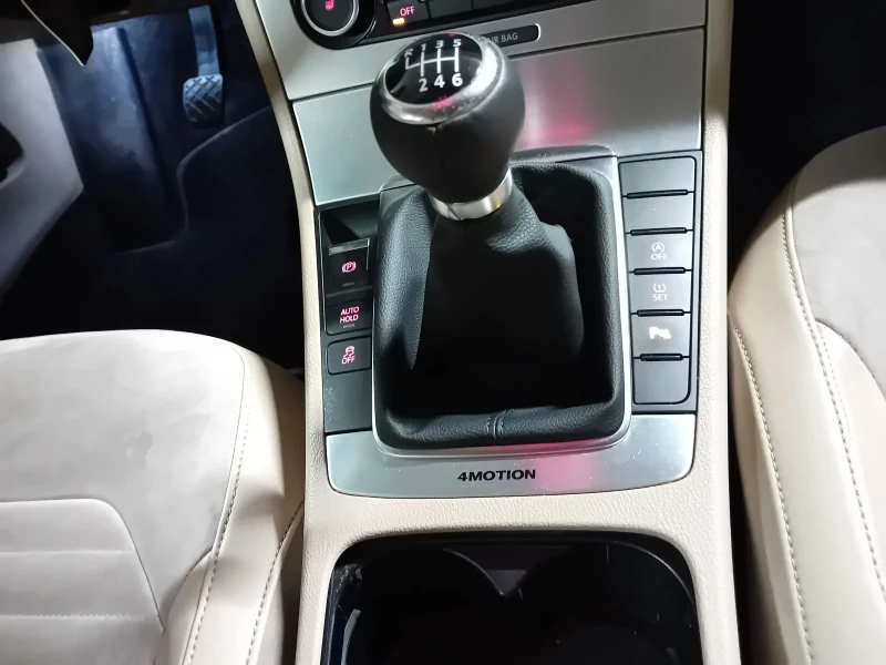 VW Passat 2.0TDI/4MOTION , снимка 10 - Автомобили и джипове - 52673706