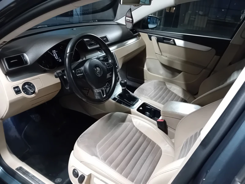 VW Passat 2.0TDI/4MOTION , снимка 7 - Автомобили и джипове - 52673706
