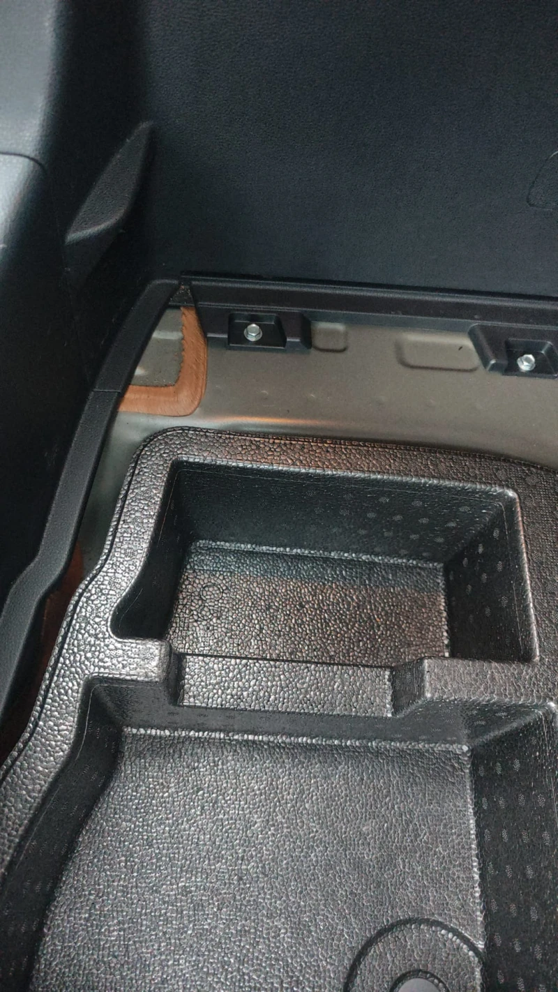 Toyota Yaris Business Edition, снимка 10 - Автомобили и джипове - 52726561