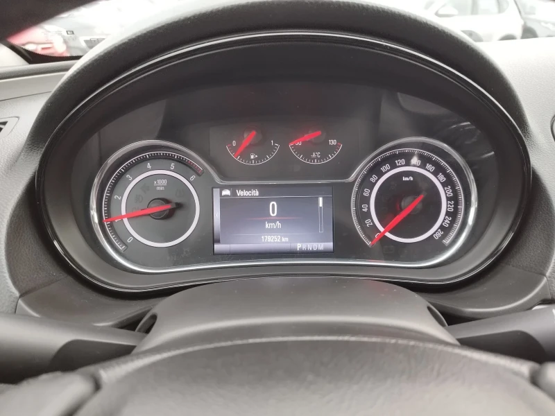 Opel Insignia 1.6TDCI 136кс.АВТОМАТ, снимка 17 - Автомобили и джипове - 53065317
