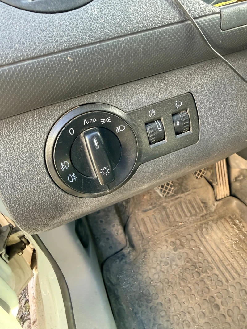 VW Caddy 1.9 TDI, снимка 7 - Автомобили и джипове - 53115777