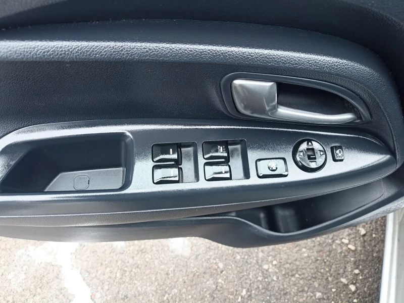 Kia Rio 1.4i CH, снимка 13 - Автомобили и джипове - 53201750