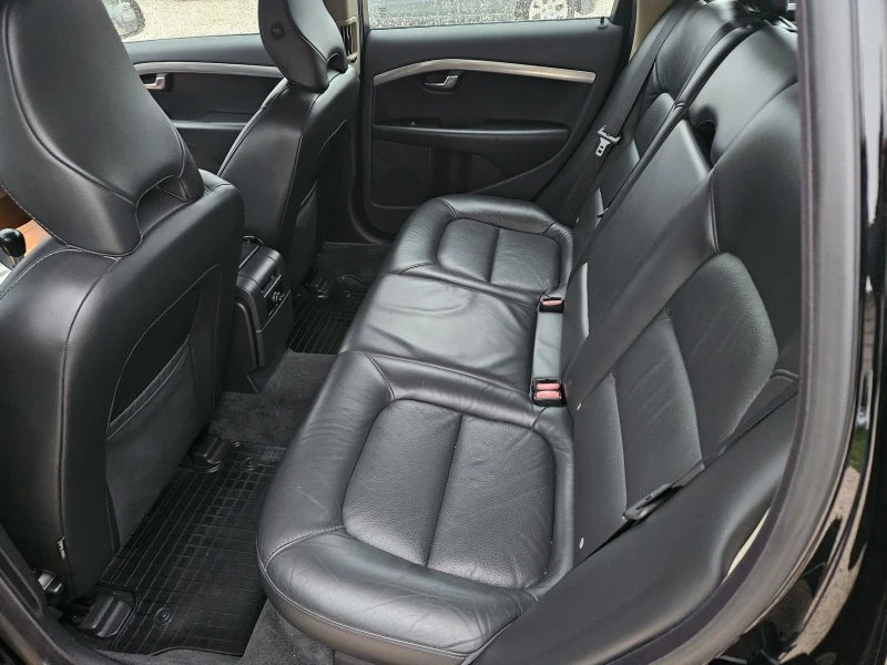Volvo V70 2.0 D...LIMITED EDITION, снимка 10 - Автомобили и джипове - 53513269