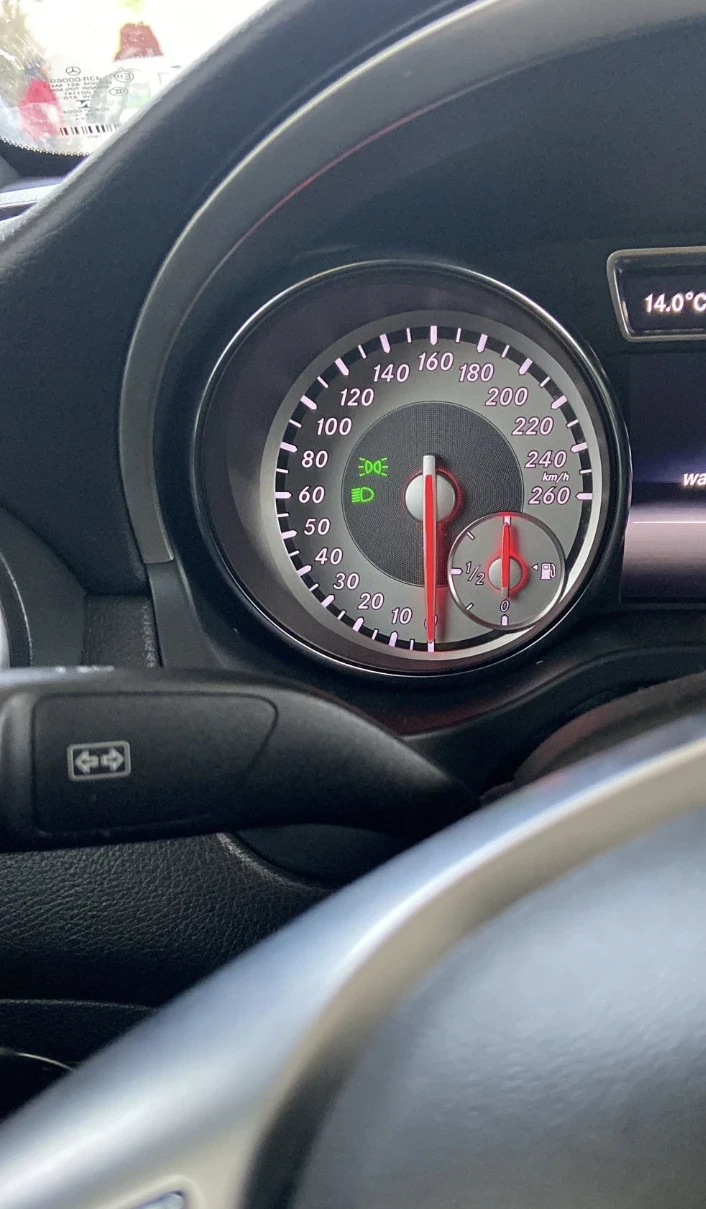 Mercedes-Benz CLA 220, снимка 5 - Автомобили и джипове - 54339252