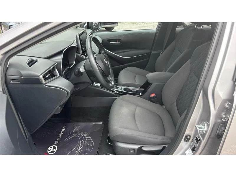 Toyota Corolla SDN 1.8HSD EXECUTIVE, снимка 12 - Автомобили и джипове - 54462351