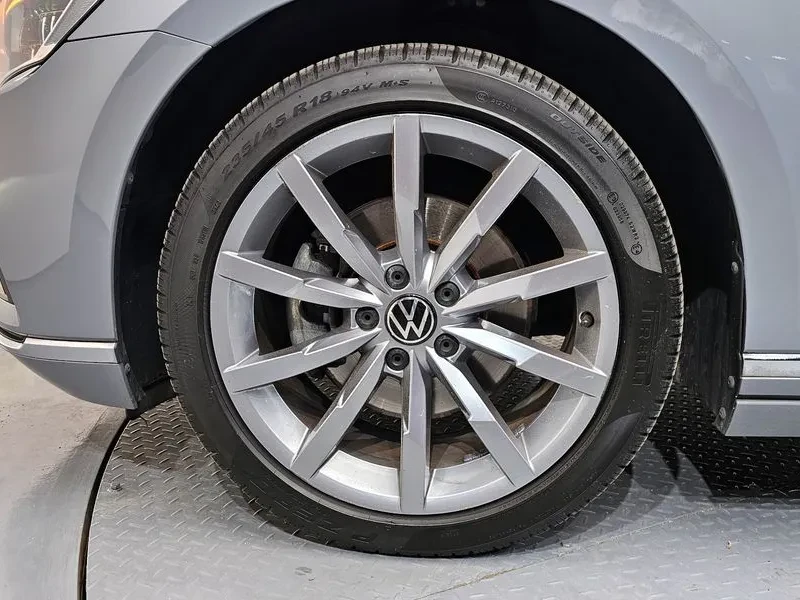 VW Passat 2.0 Tdi Prestige - САМО 30% АВАНС, снимка 4 - Автомобили и джипове - 55483452