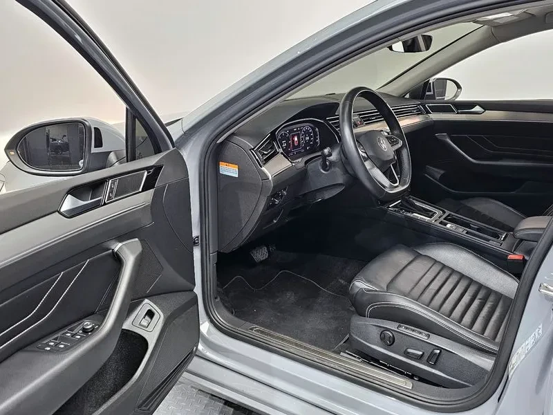VW Passat 2.0 Tdi Prestige - САМО 30% АВАНС, снимка 9 - Автомобили и джипове - 55483452