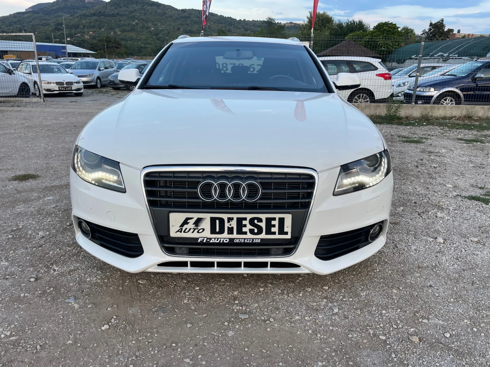 Audi A4 2.0TDI-143-S-LINE-NAVI-PANO-ITALIA - изображение 2