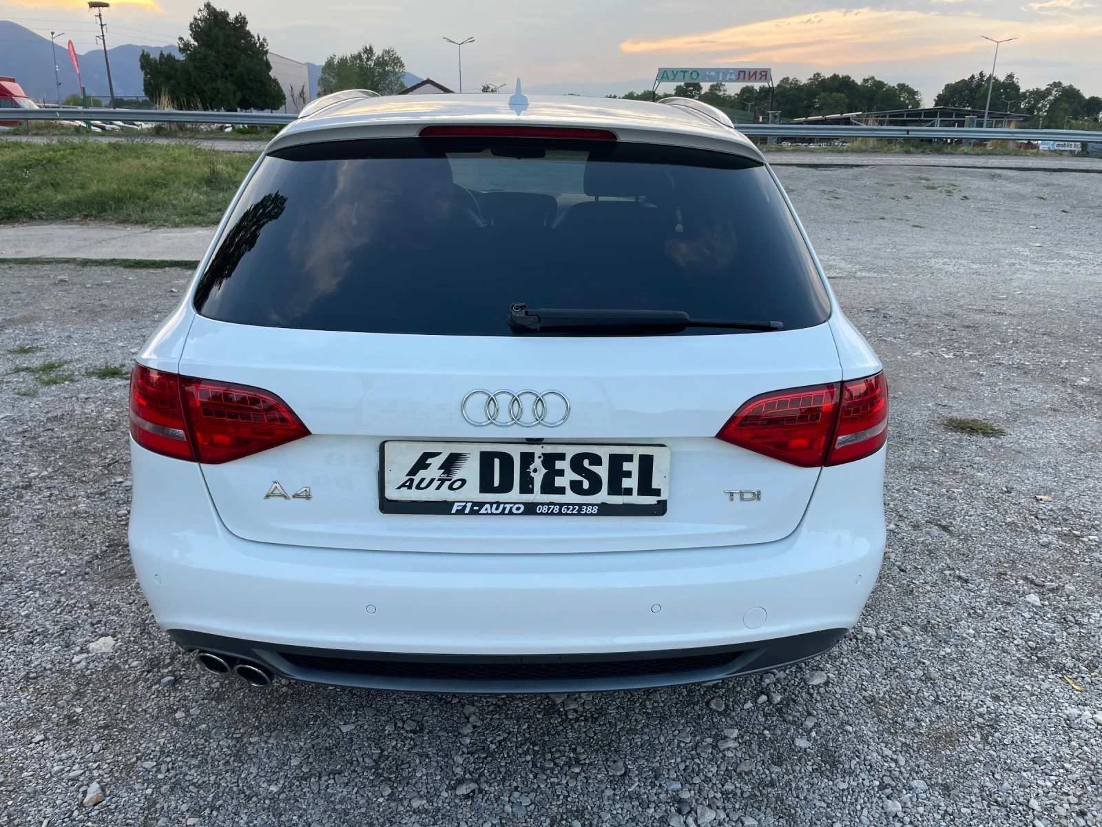 Audi A4 2.0TDI-143-S-LINE-NAVI-PANO-ITALIA - изображение 9
