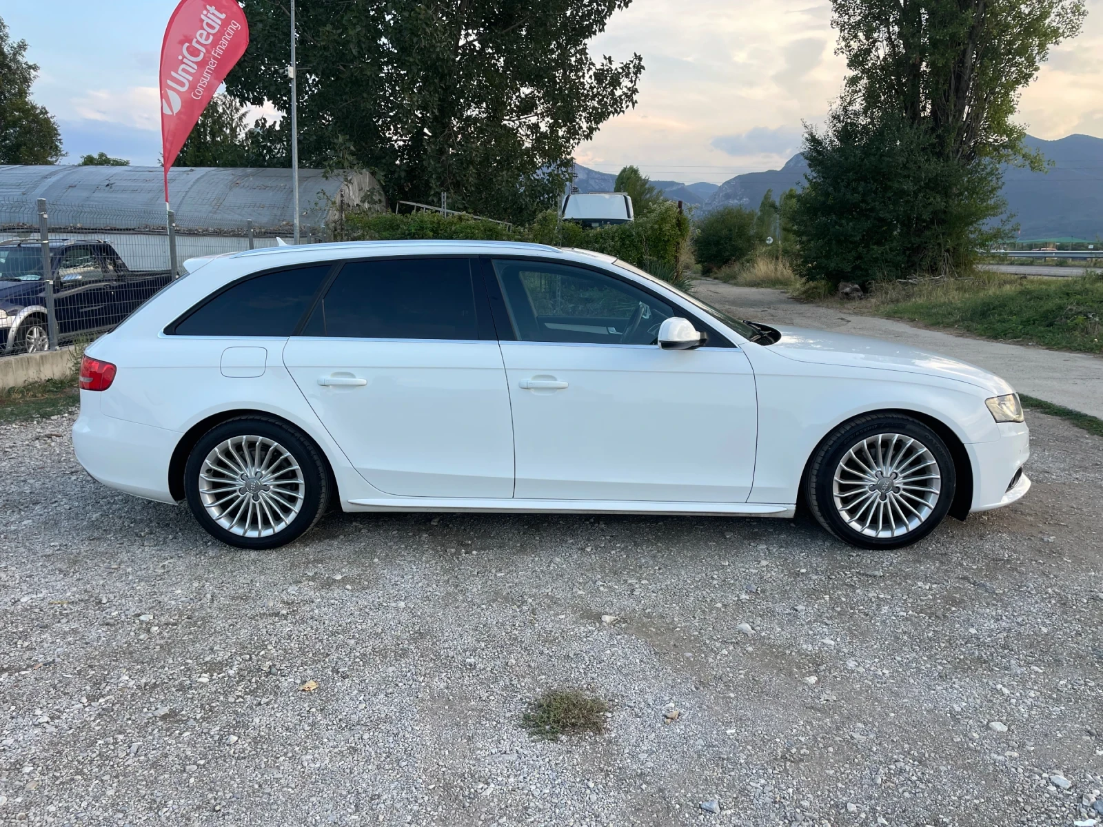 Audi A4 2.0TDI-143-S-LINE-NAVI-PANO-ITALIA - изображение 4