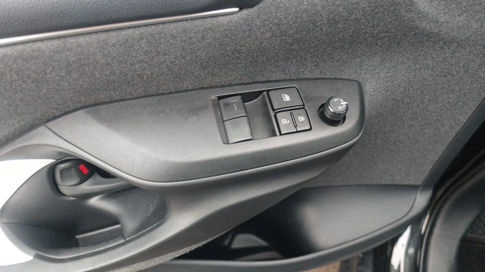 Toyota Yaris Business Edition - изображение 9