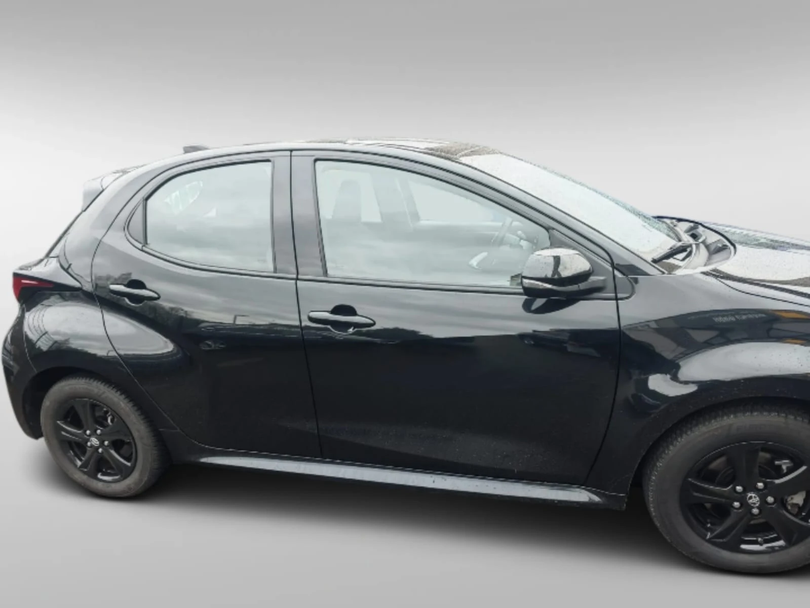 Toyota Yaris Business Edition - изображение 4