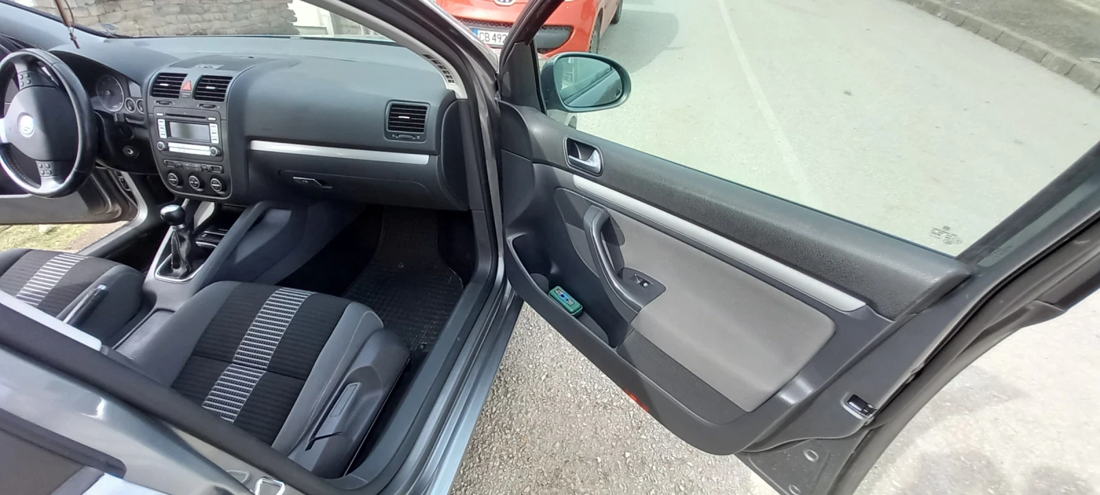 VW Golf, снимка 13 - Автомобили и джипове - 53755154