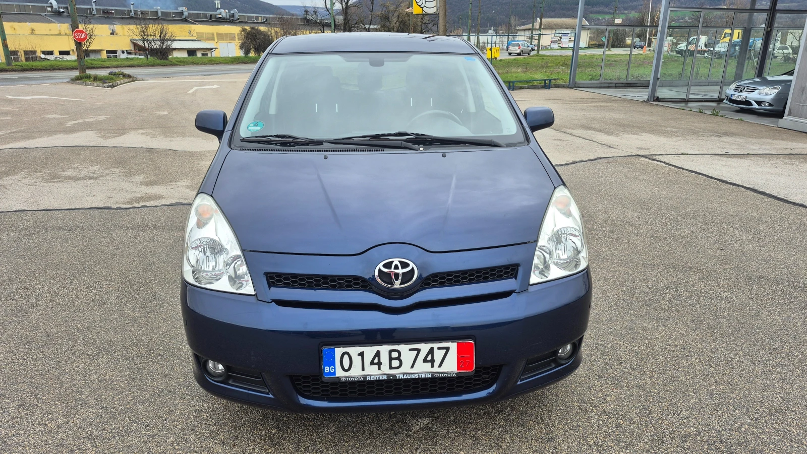 Toyota Corolla verso 1.8VVT-I 7 местна Германия, снимка 2 - Автомобили и джипове - 54032449