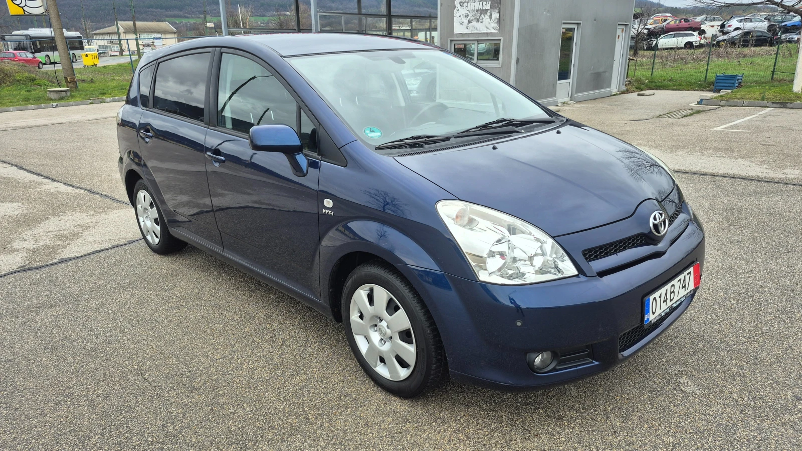 Toyota Corolla verso 1.8VVT-I 7 местна Германия, снимка 3 - Автомобили и джипове - 54032449