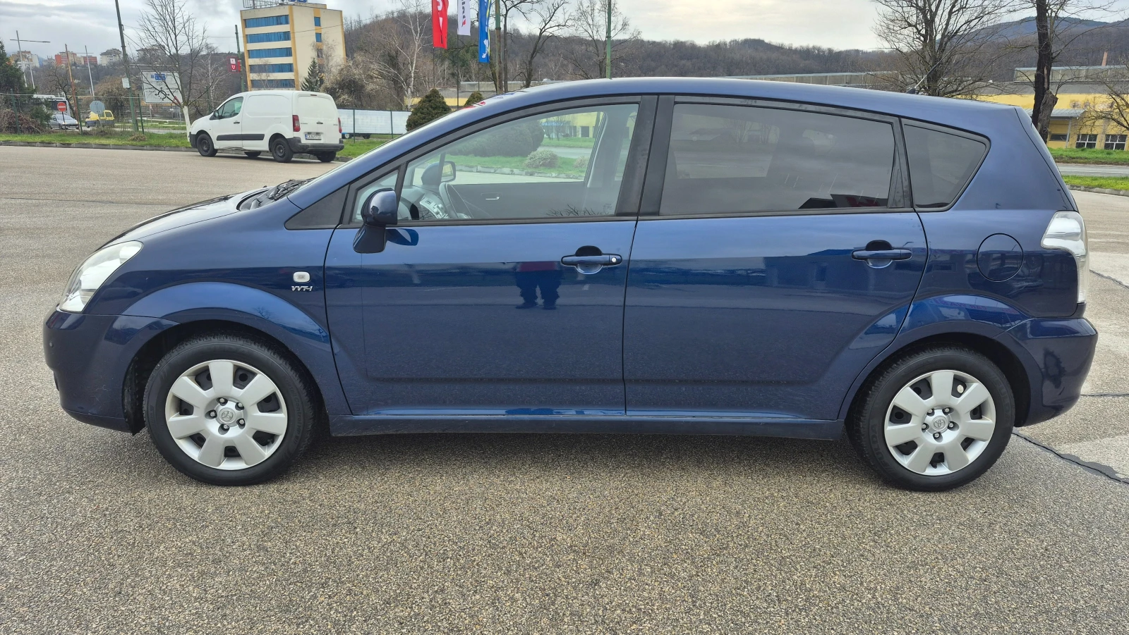 Toyota Corolla verso 1.8VVT-I 7 местна Германия, снимка 5 - Автомобили и джипове - 54032449