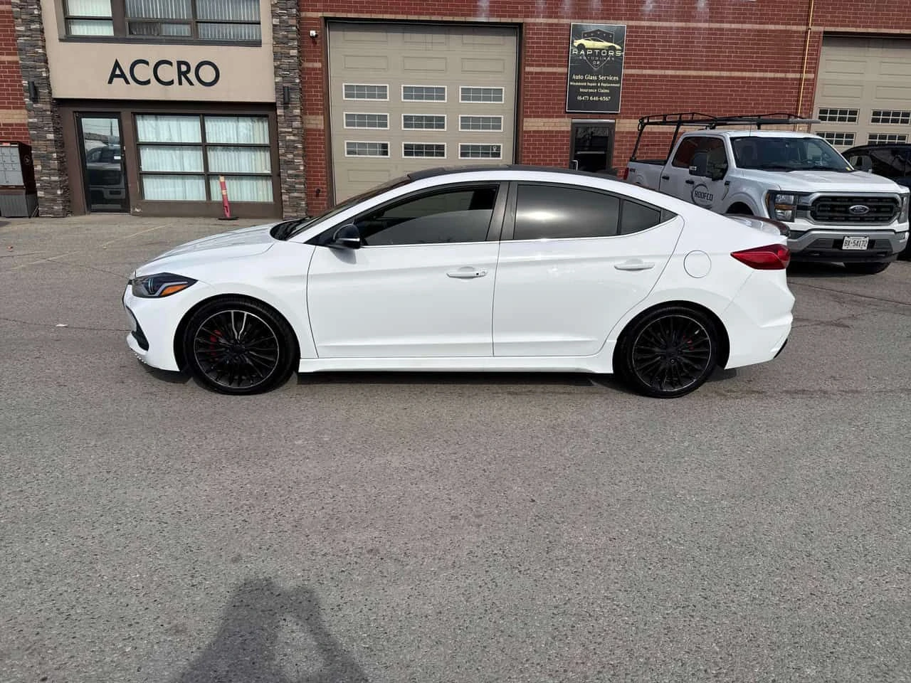 Hyundai Elantra * Sport Tech * CARFAX * ПАНОРАМА * КАМЕРА * , снимка 2 - Автомобили и джипове - 54077246