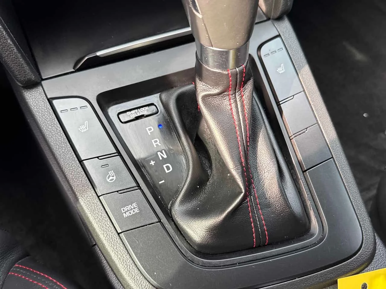 Hyundai Elantra * Sport Tech * CARFAX * ПАНОРАМА * КАМЕРА * , снимка 13 - Автомобили и джипове - 54077246