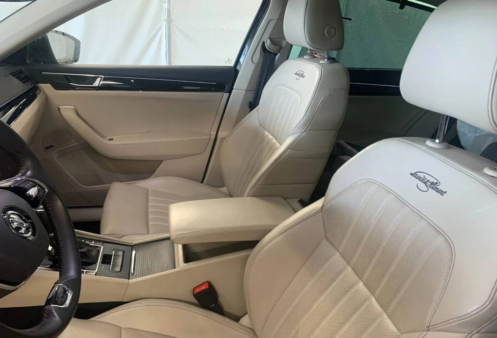 Skoda Superb 2.0TDI/200HP/Lim./L&K/4X4/PANO/360/MEMO/174q, снимка 5 - Автомобили и джипове - 54228963