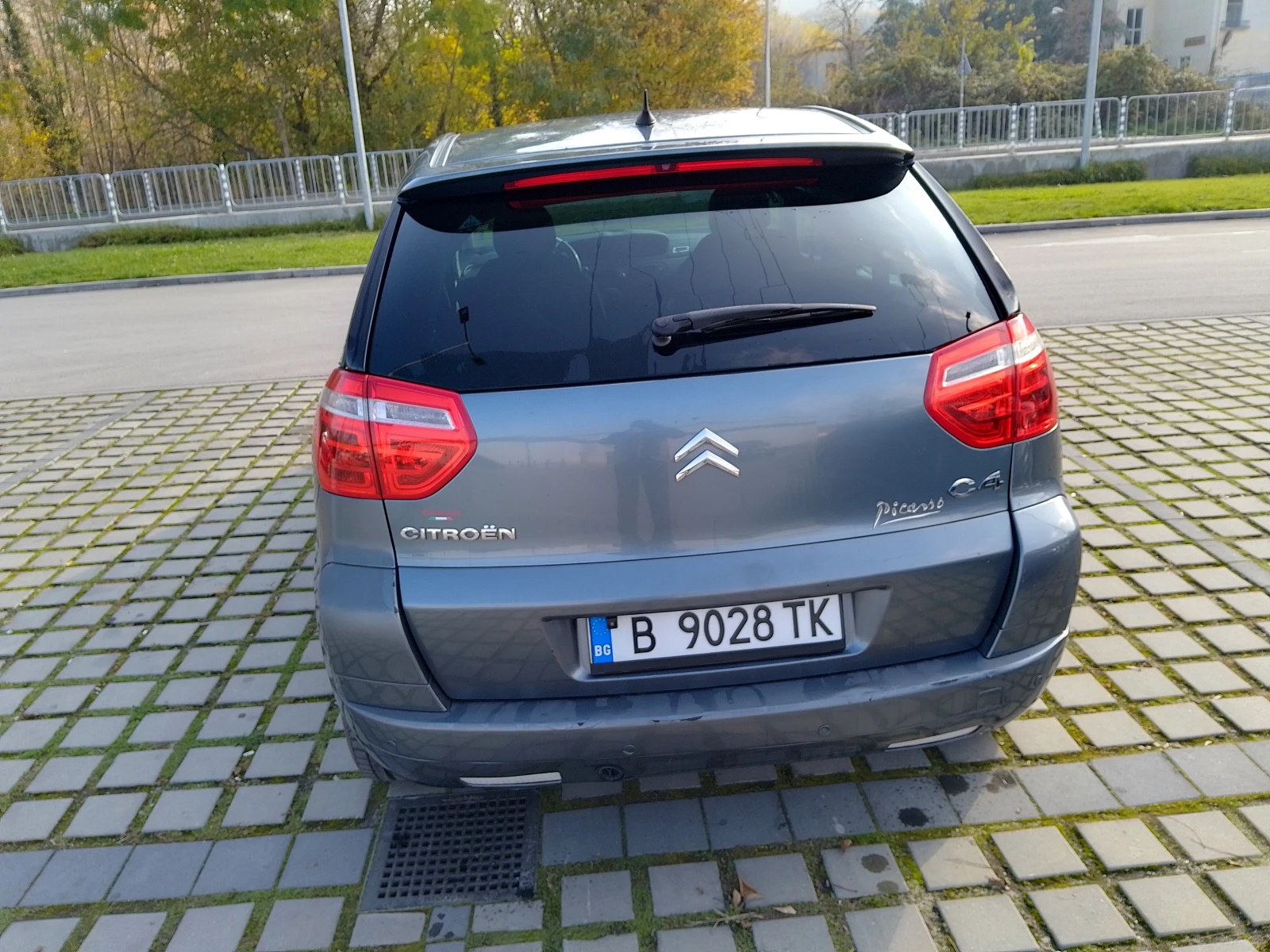 Citroen C4 Picasso, снимка 6 - Автомобили и джипове - 54590885