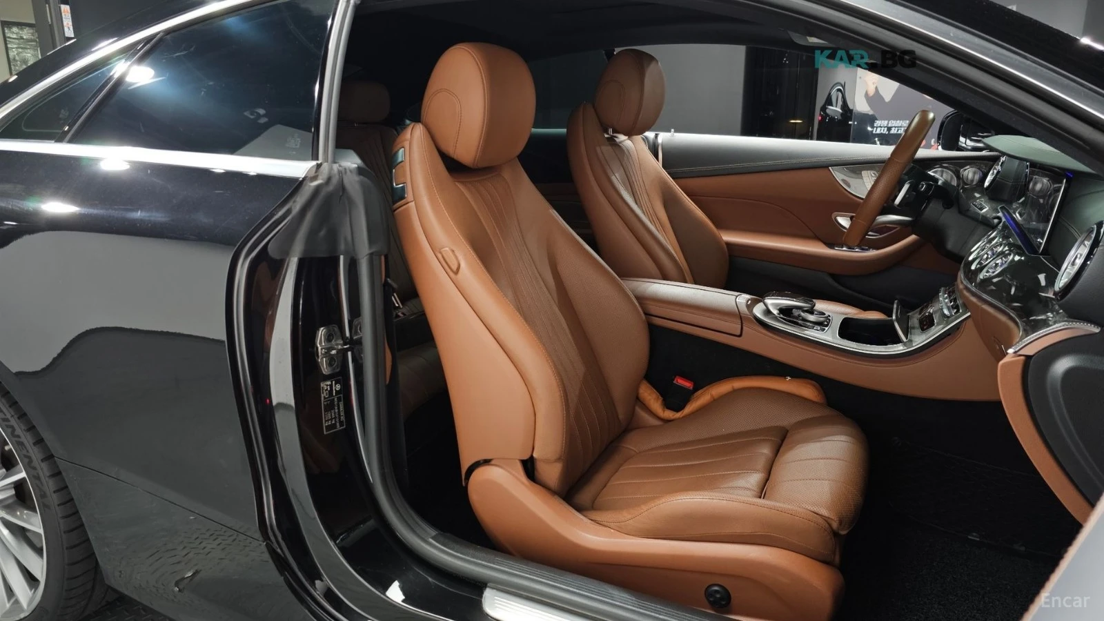 Mercedes-Benz E 450 4MATIC COUPE* HUD* КОЖА* ОБДУХВ* ПАНО* 360, снимка 8 - Автомобили и джипове - 55286317